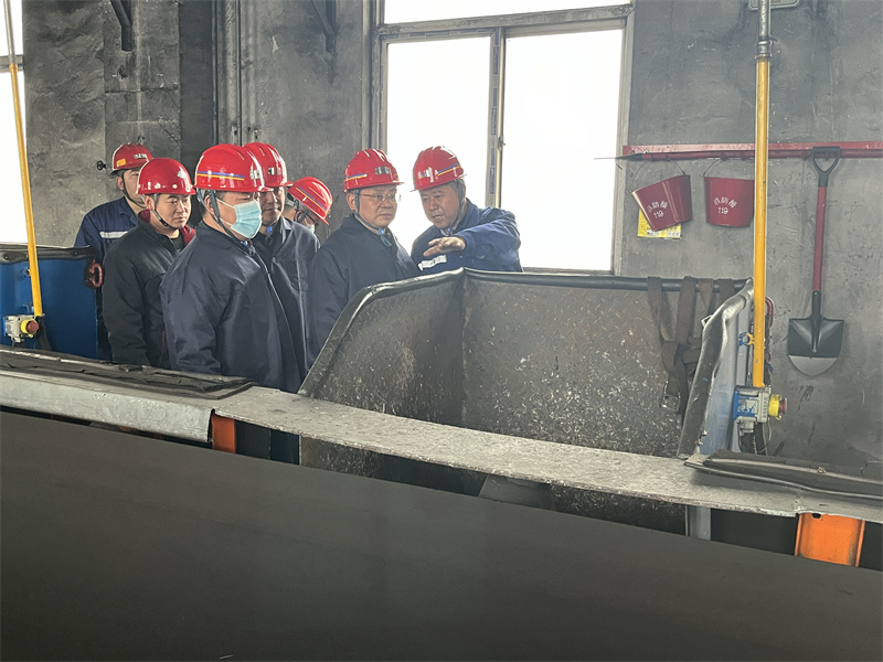 公司副总经理黄岗带队深入选煤公司陕北片区开展安全生产检查