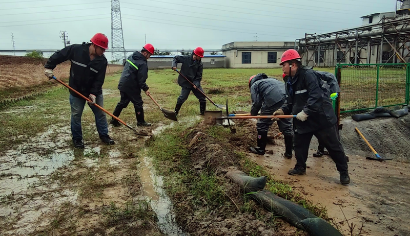 新型能源公司举行暴雨极端天气应急处置实战演练-配图3.png