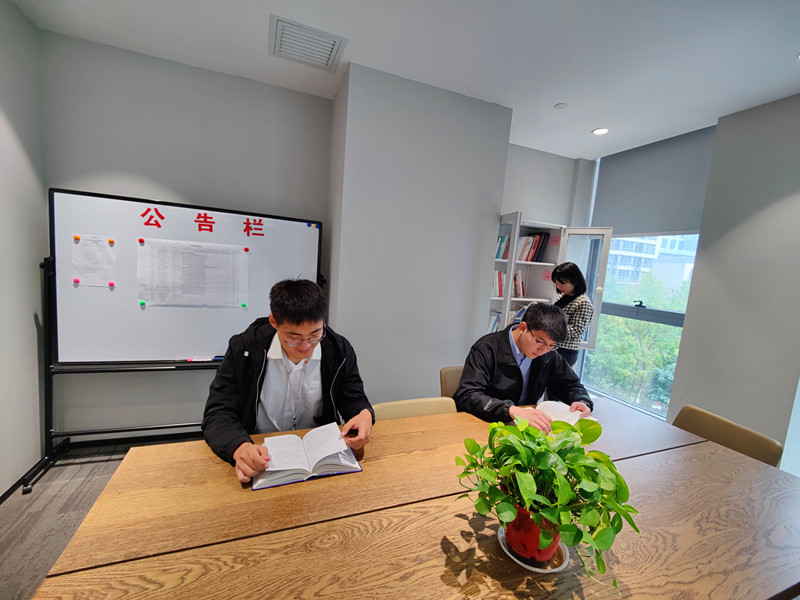 西安公司建立“职工书屋”2.jpg