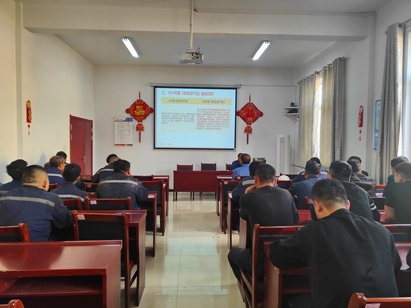选煤公司袁大滩选煤厂：“精准滴灌”促全员素质提升-1.png
