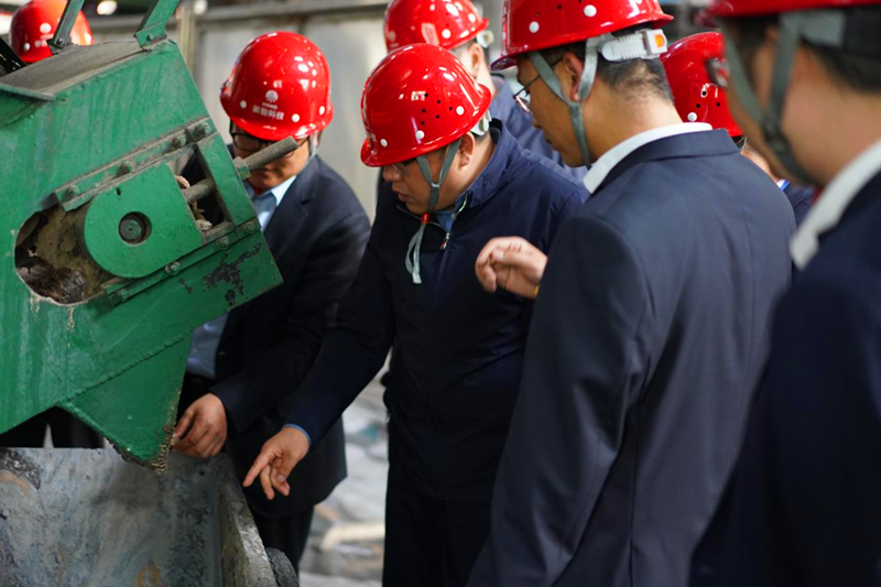 公司党委副书记、总经理徐国强深入神木分公司检查指导工作-1.png