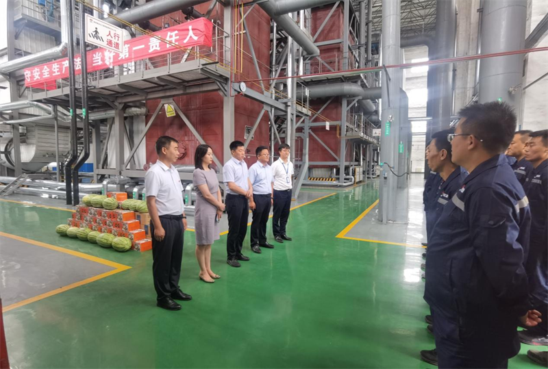 公司党委委员、纪委书记高小军深入陕北片区开展“夏日送清凉”慰问活动-2.png