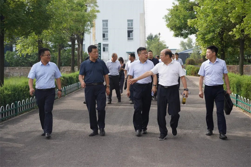 陕煤集团总经理助理李厚志一行到新型能源公司督导检查安全生产工作-2.jpg