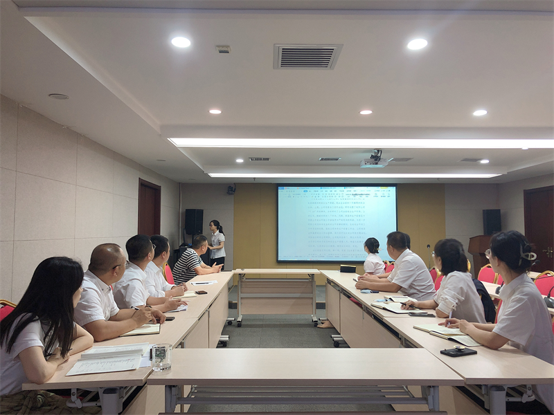 联慧公司召开安全环保专题会-1.png