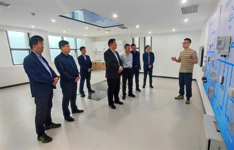 彬长矿业集团党委书记、董事长白永明一行到公司座谈交流-2.png