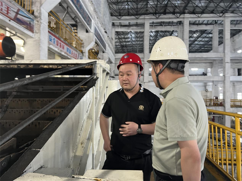山东能源西北矿业邵寨煤业调研团到选煤公司小庄选煤厂观摩交流2.png