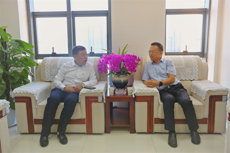 榆林合力产业扶贫开发公司到公司开展回馈走访活动2.png