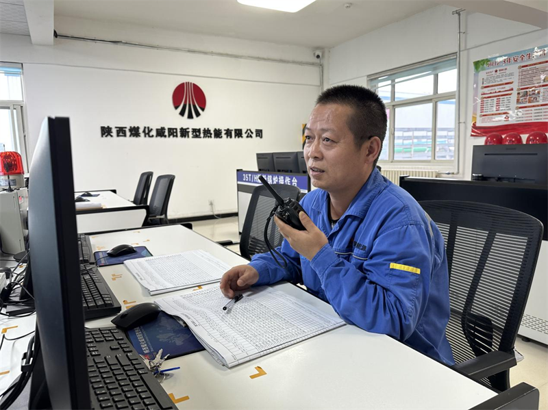 咸阳公司：坚守岗位 奋斗不“打烊”3.png